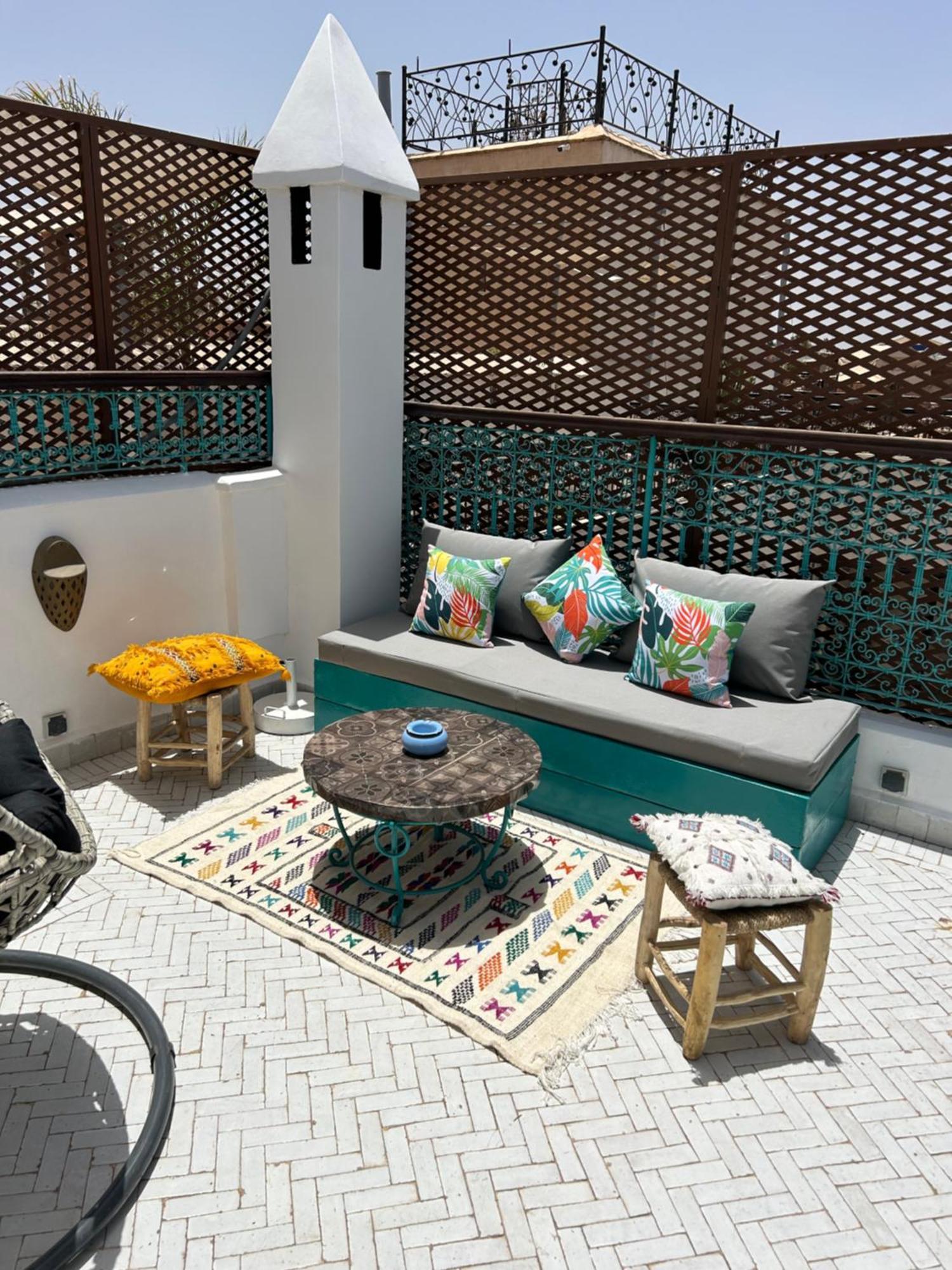 Riad Amazing Amazigh Avec Jacuzzi Petit Dejeuner Compris Avec Aussi Chambres Familiales Pres De La Place Jemaa El Fna Marakeş Dış mekan fotoğraf