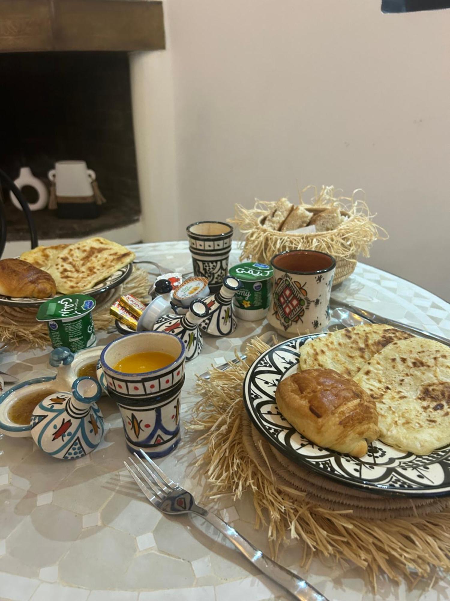 Riad Amazing Amazigh Avec Jacuzzi Petit Dejeuner Compris Avec Aussi Chambres Familiales Pres De La Place Jemaa El Fna Marakeş Dış mekan fotoğraf