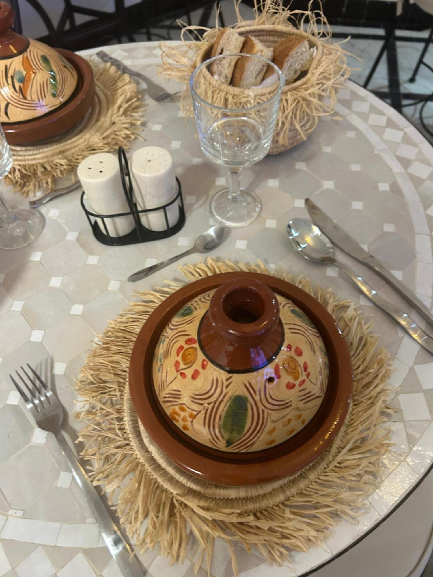 Riad Amazing Amazigh Avec Jacuzzi Petit Dejeuner Compris Avec Aussi Chambres Familiales Pres De La Place Jemaa El Fna Marakeş Dış mekan fotoğraf