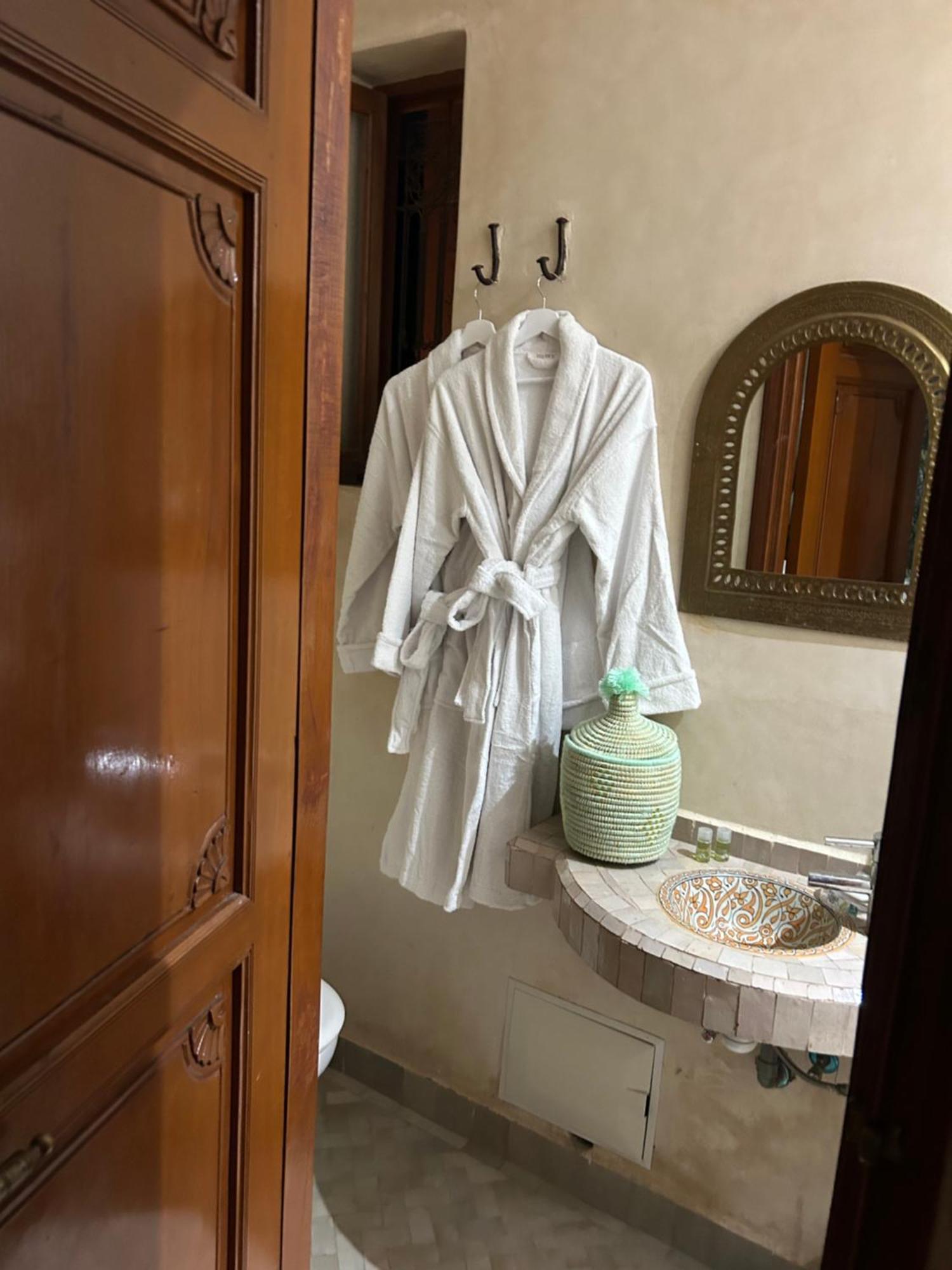 Riad Amazing Amazigh Avec Jacuzzi Petit Dejeuner Compris Avec Aussi Chambres Familiales Pres De La Place Jemaa El Fna Marakeş Dış mekan fotoğraf