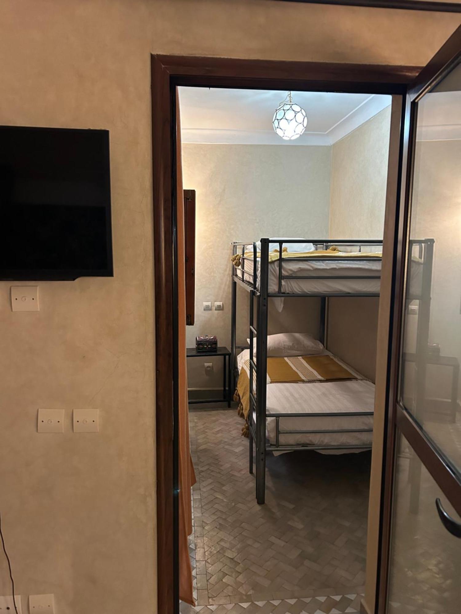 Riad Amazing Amazigh Avec Jacuzzi Petit Dejeuner Compris Avec Aussi Chambres Familiales Pres De La Place Jemaa El Fna Marakeş Dış mekan fotoğraf