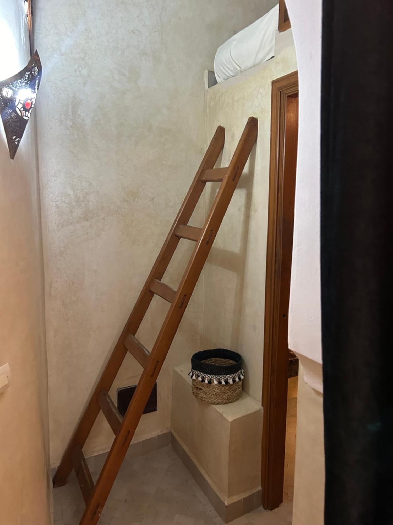 Riad Amazing Amazigh Avec Jacuzzi Petit Dejeuner Compris Avec Aussi Chambres Familiales Pres De La Place Jemaa El Fna Marakeş Dış mekan fotoğraf