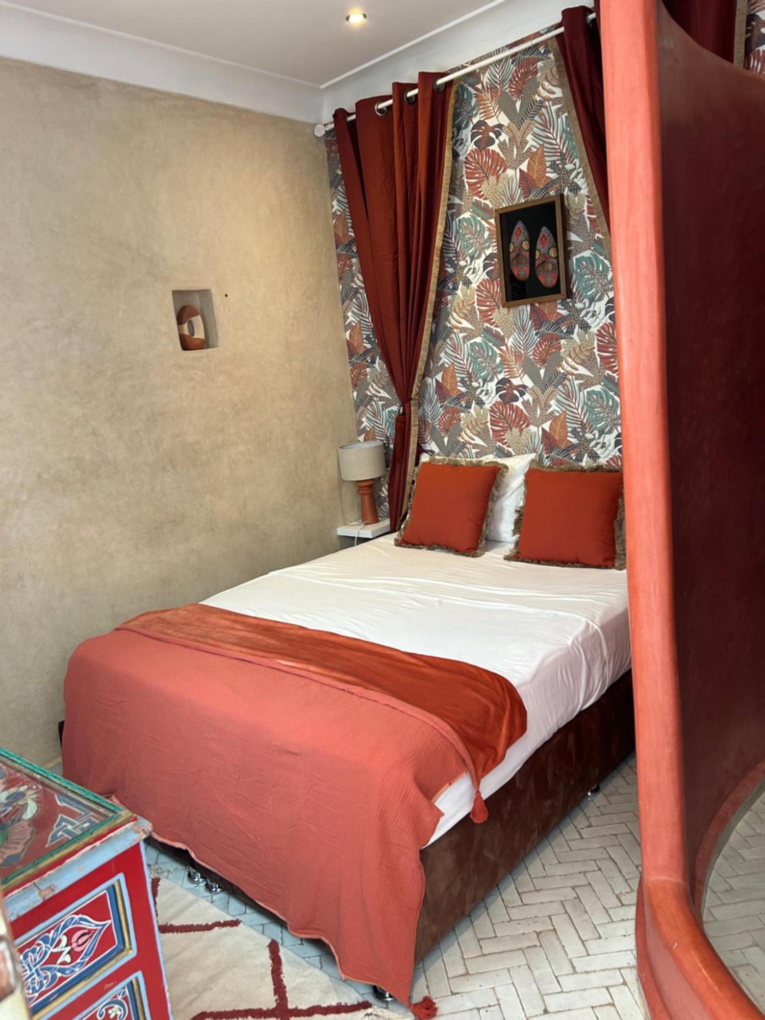 Riad Amazing Amazigh Avec Jacuzzi Petit Dejeuner Compris Avec Aussi Chambres Familiales Pres De La Place Jemaa El Fna Marakeş Dış mekan fotoğraf