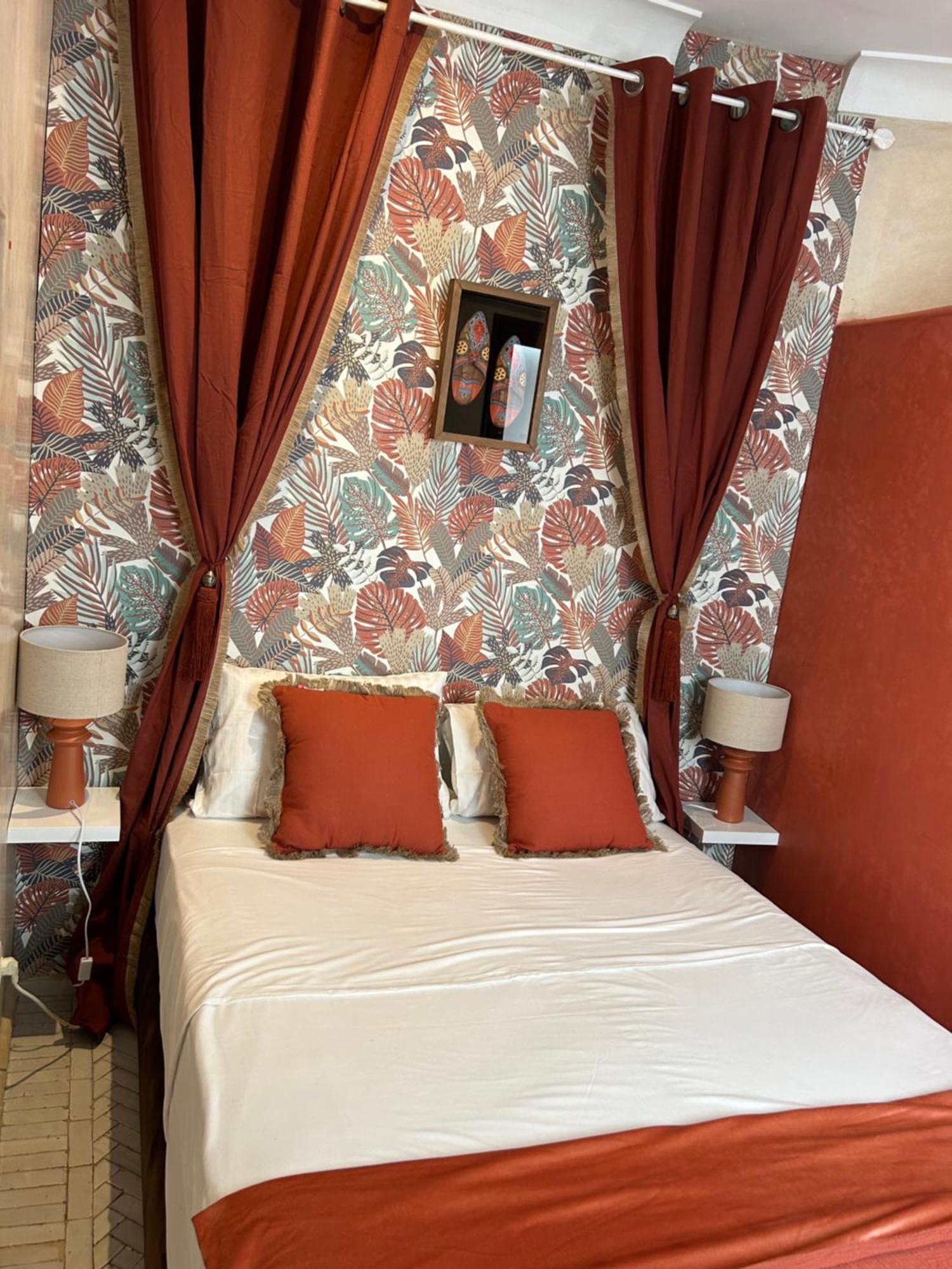 Riad Amazing Amazigh Avec Jacuzzi Petit Dejeuner Compris Avec Aussi Chambres Familiales Pres De La Place Jemaa El Fna Marakeş Dış mekan fotoğraf