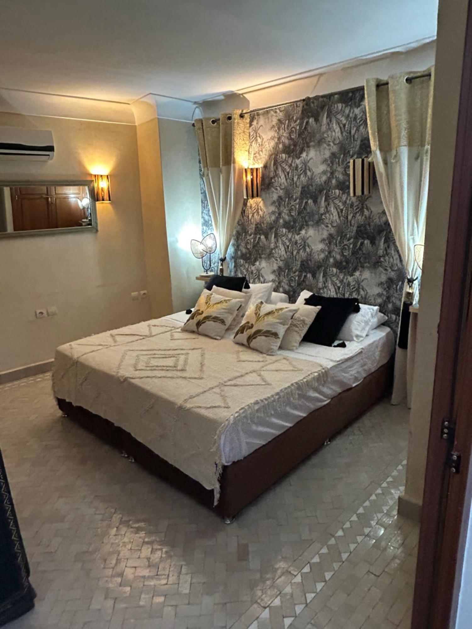 Riad Amazing Amazigh Avec Jacuzzi Petit Dejeuner Compris Avec Aussi Chambres Familiales Pres De La Place Jemaa El Fna Marakeş Dış mekan fotoğraf