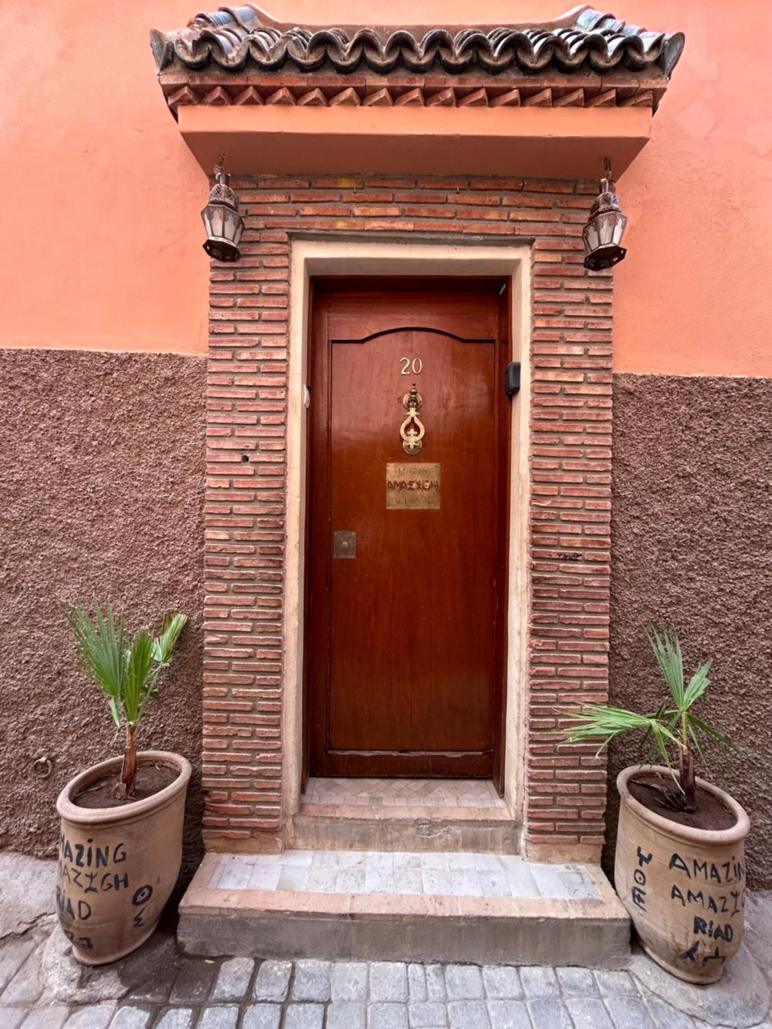 Riad Amazing Amazigh Avec Jacuzzi Petit Dejeuner Compris Avec Aussi Chambres Familiales Pres De La Place Jemaa El Fna Marakeş Dış mekan fotoğraf