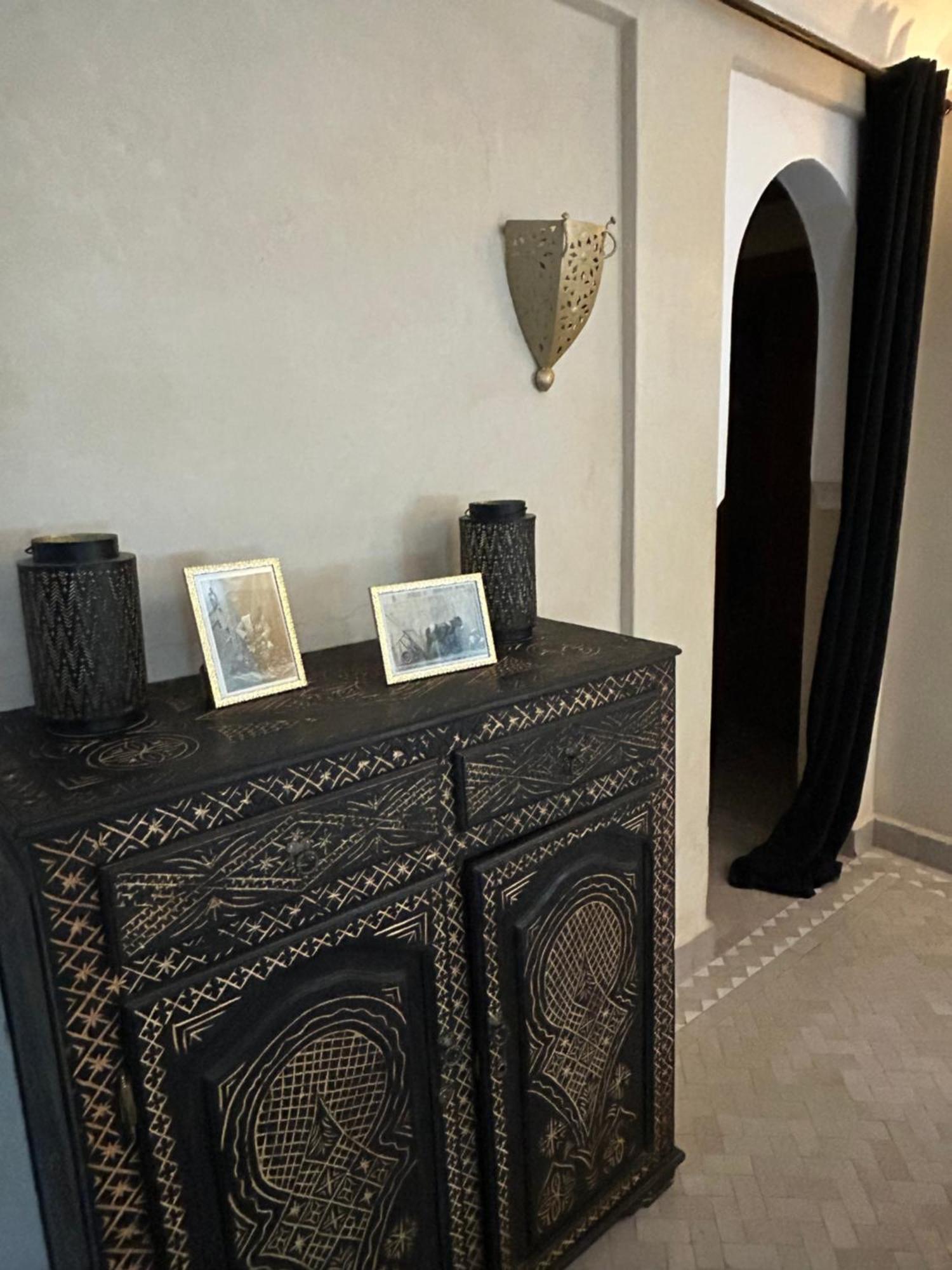 Riad Amazing Amazigh Avec Jacuzzi Petit Dejeuner Compris Avec Aussi Chambres Familiales Pres De La Place Jemaa El Fna Marakeş Dış mekan fotoğraf