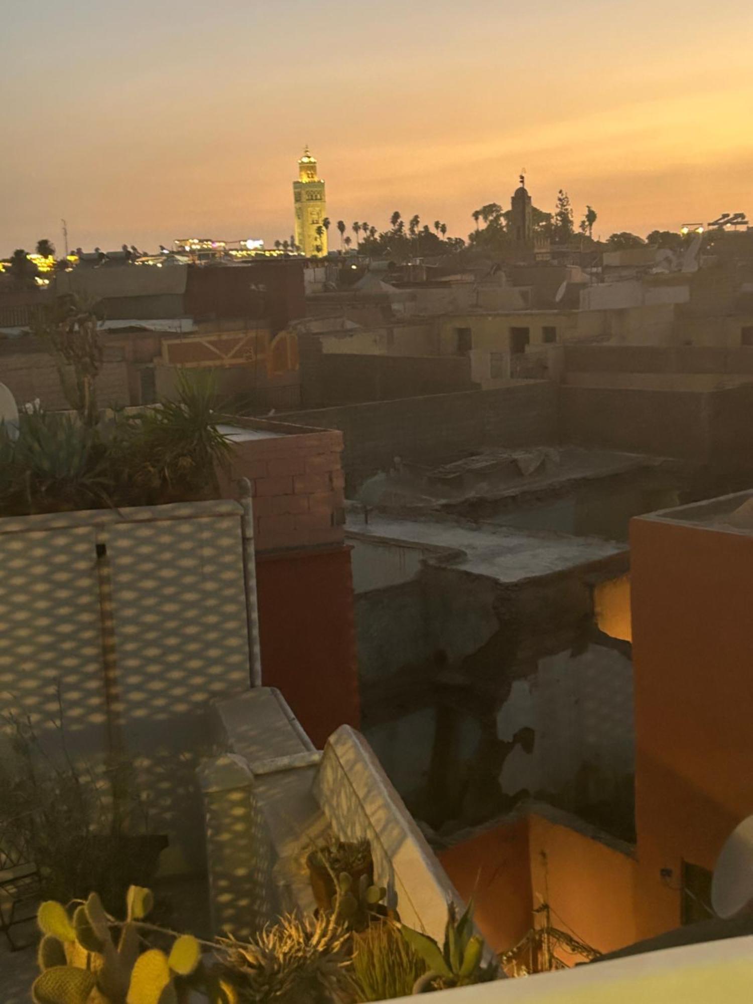 Riad Amazing Amazigh Avec Jacuzzi Petit Dejeuner Compris Avec Aussi Chambres Familiales Pres De La Place Jemaa El Fna Marakeş Dış mekan fotoğraf