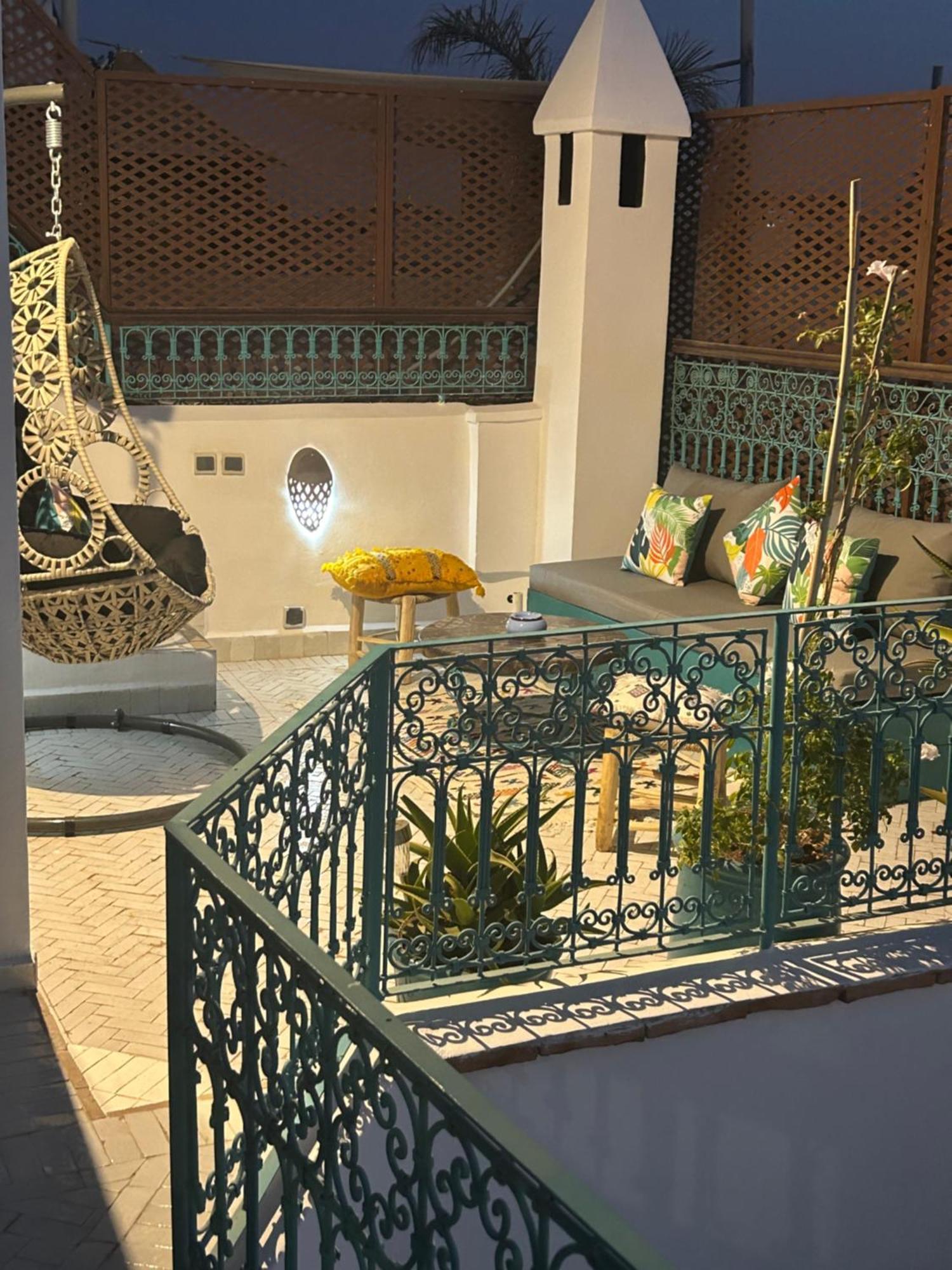 Riad Amazing Amazigh Avec Jacuzzi Petit Dejeuner Compris Avec Aussi Chambres Familiales Pres De La Place Jemaa El Fna Marakeş Dış mekan fotoğraf